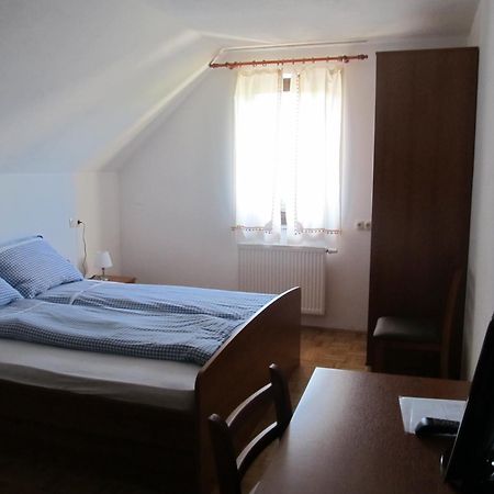Villa Tourist Farm Ljubica à Poljane nad Škofjo Loko Extérieur photo