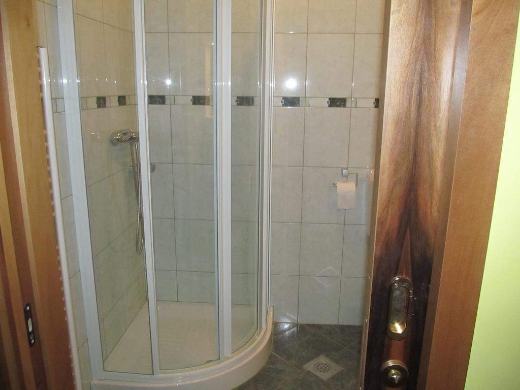 Villa Tourist Farm Ljubica à Poljane nad Škofjo Loko Chambre photo