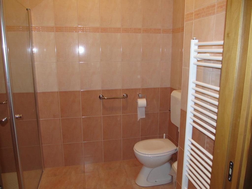 Villa Tourist Farm Ljubica à Poljane nad Škofjo Loko Chambre photo